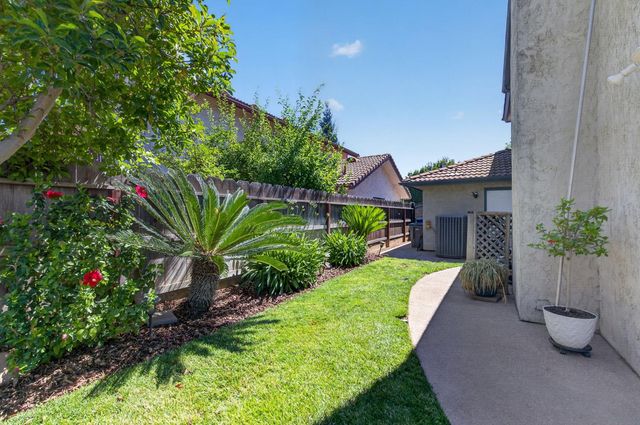 6477 N Hanover Avenue, Fresno, CA 93722