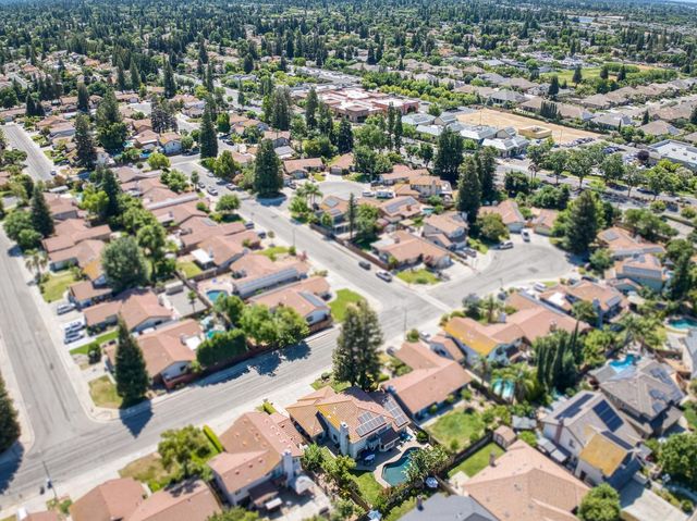 6477 N Hanover Avenue, Fresno, CA 93722