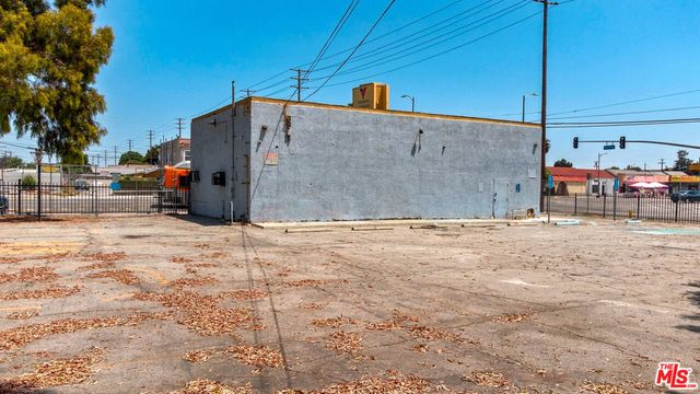 9145 S Broadway, Los Angeles, CA 90003