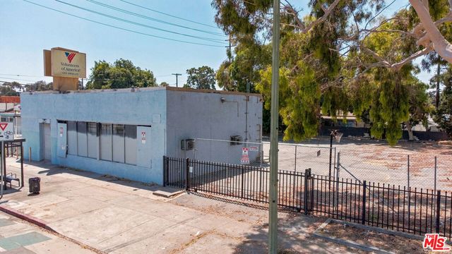 9145 S Broadway, Los Angeles, CA 90003