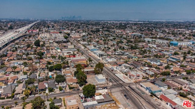 9145 S Broadway, Los Angeles, CA 90003