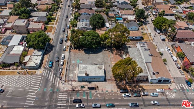 9145 S Broadway, Los Angeles, CA 90003