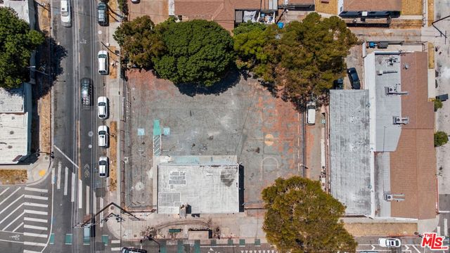9145 S Broadway, Los Angeles, CA 90003