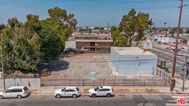 9145 S Broadway, Los Angeles, CA 90003