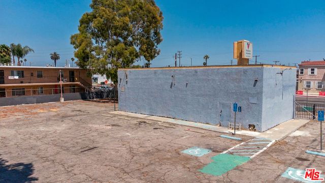9145 S Broadway, Los Angeles, CA 90003
