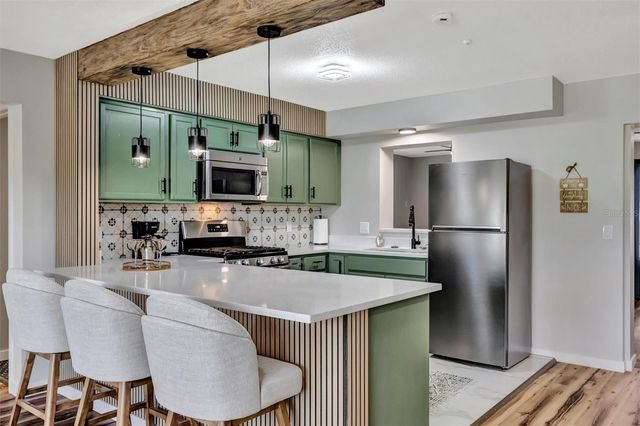 565 55TH AVENUE NE, St Petersburg, FL 33703