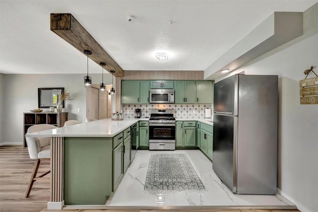 565 55TH AVENUE NE, St Petersburg, FL 33703