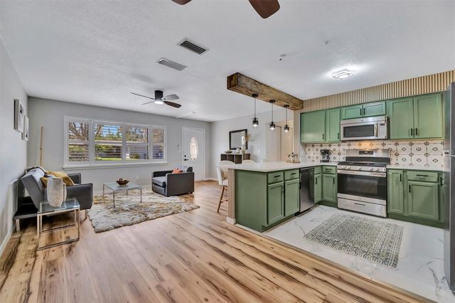 565 55TH AVENUE NE, St Petersburg, FL 33703