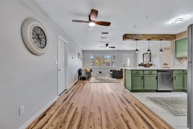 565 55TH AVENUE NE, St Petersburg, FL 33703