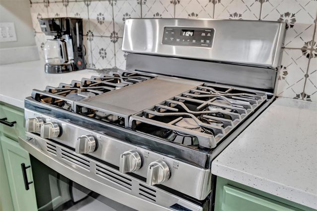 565 55TH AVENUE NE, St Petersburg, FL 33703