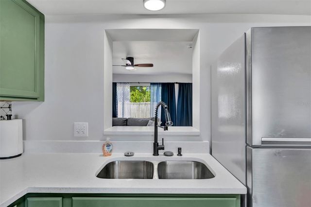 565 55TH AVENUE NE, St Petersburg, FL 33703