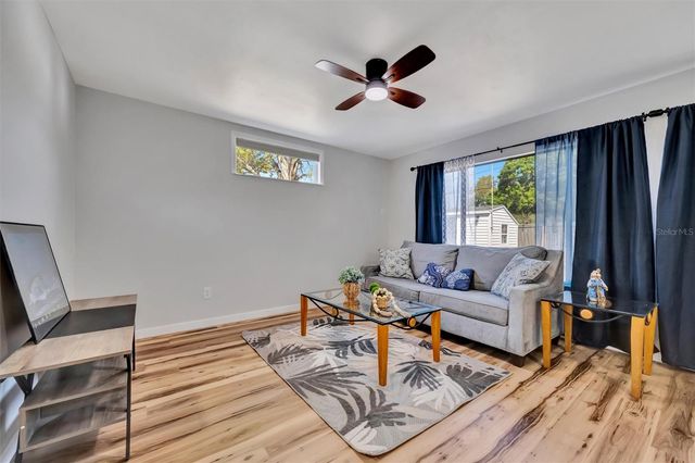 565 55TH AVENUE NE, St Petersburg, FL 33703