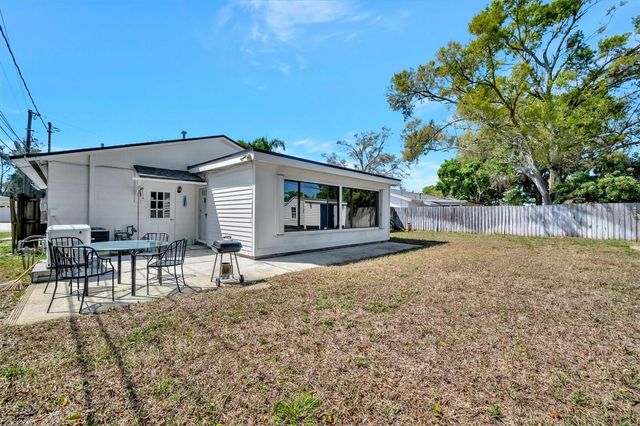 565 55TH AVENUE NE, St Petersburg, FL 33703