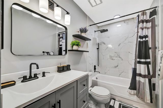 565 55TH AVENUE NE, St Petersburg, FL 33703