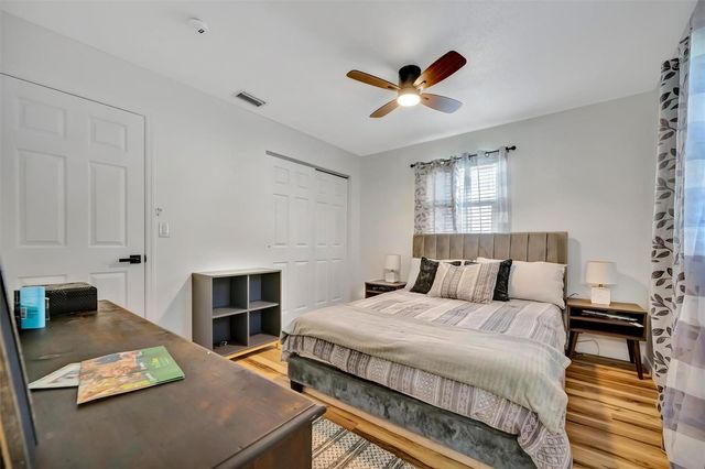 565 55TH AVENUE NE, St Petersburg, FL 33703