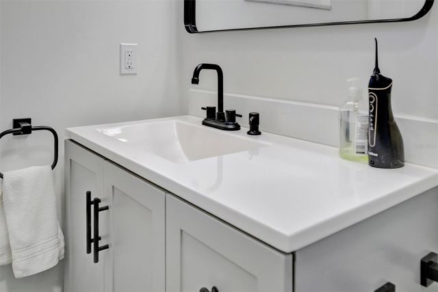 565 55TH AVENUE NE, St Petersburg, FL 33703