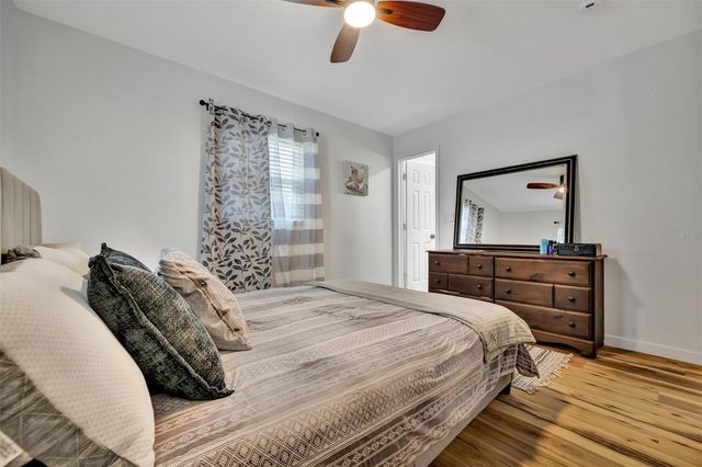 565 55TH AVENUE NE, St Petersburg, FL 33703