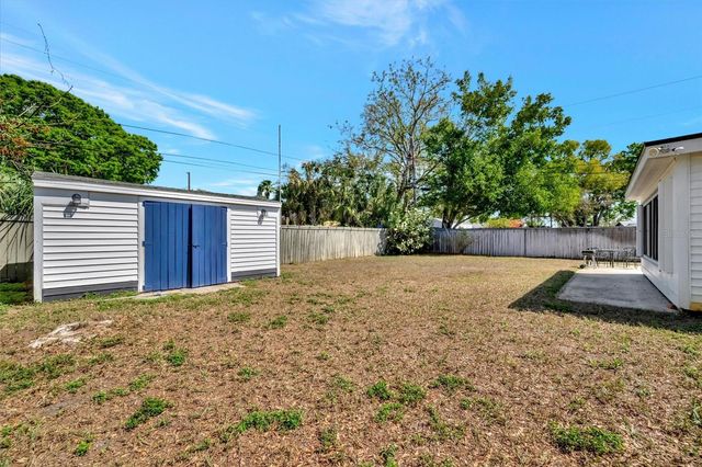 565 55TH AVENUE NE, St Petersburg, FL 33703