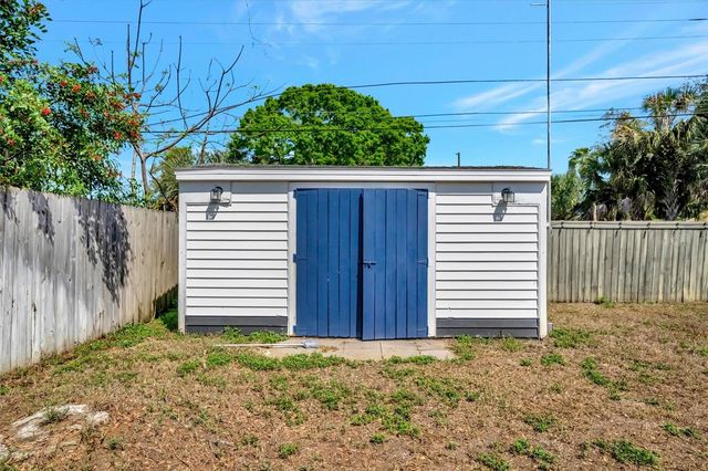 565 55TH AVENUE NE, St Petersburg, FL 33703