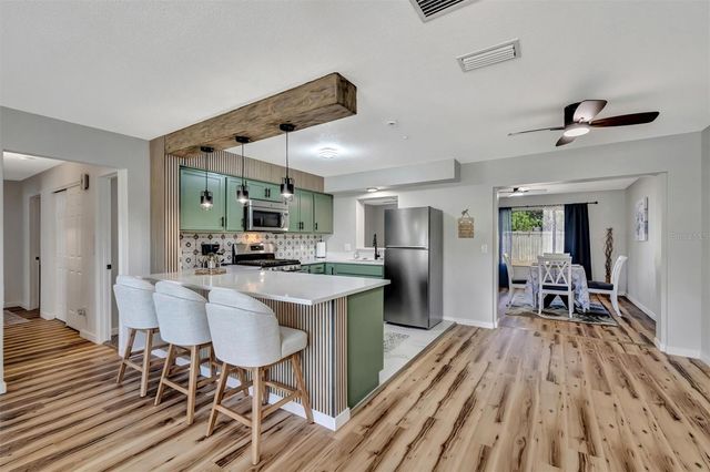 565 55TH AVENUE NE, St Petersburg, FL 33703