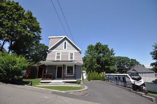 7 Clifton Ave, Saugus, MA 01906