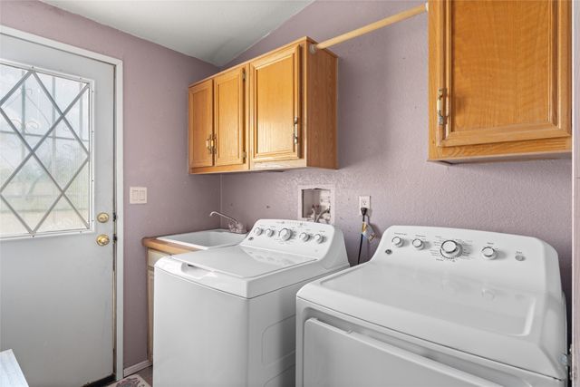 28 Sunlight View, Santa Fe, NM 87506