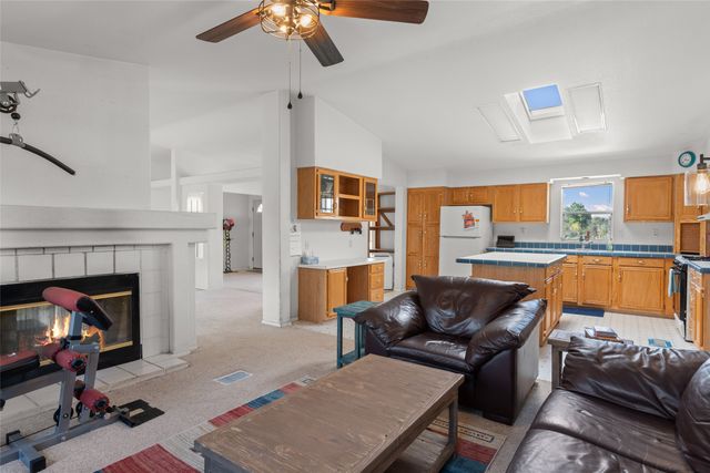 28 Sunlight View, Santa Fe, NM 87506