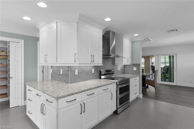 1020 Swallow AVE 302, Marco Island, FL 34145