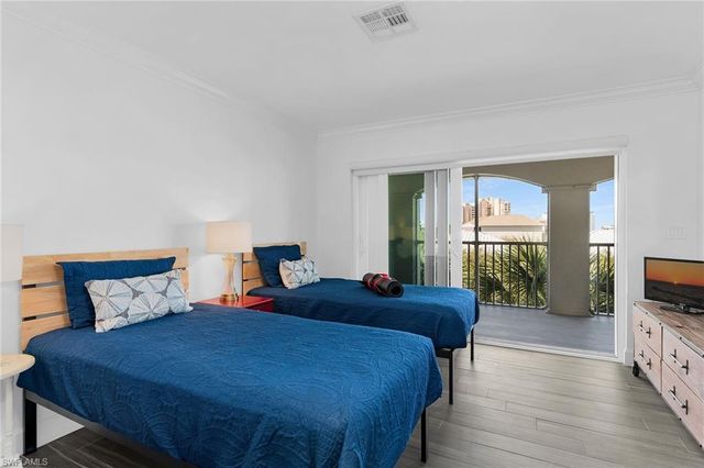 1020 Swallow AVE 302, Marco Island, FL 34145