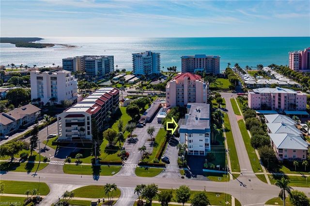 1020 Swallow AVE 302, Marco Island, FL 34145