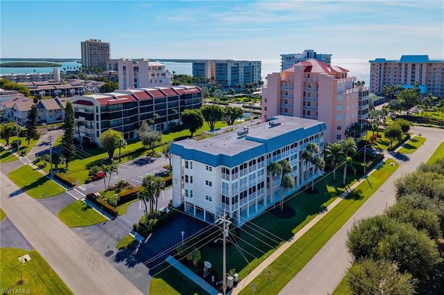 1020 Swallow AVE 302, Marco Island, FL 34145