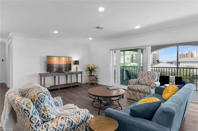 1020 Swallow AVE 302, Marco Island, FL 34145