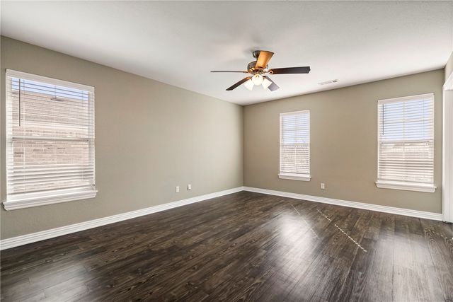 121 Carrington Avenue A, Lowell, AR 72745