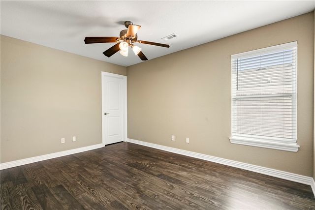 121 Carrington Avenue A, Lowell, AR 72745