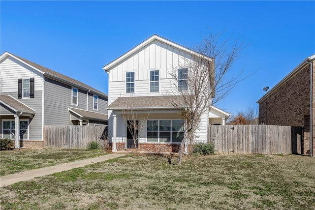 121 Carrington Avenue A, Lowell, AR 72745