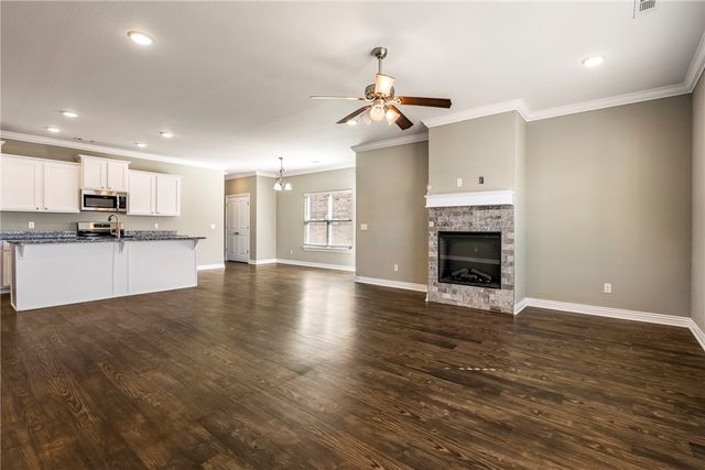 121 Carrington Avenue A, Lowell, AR 72745