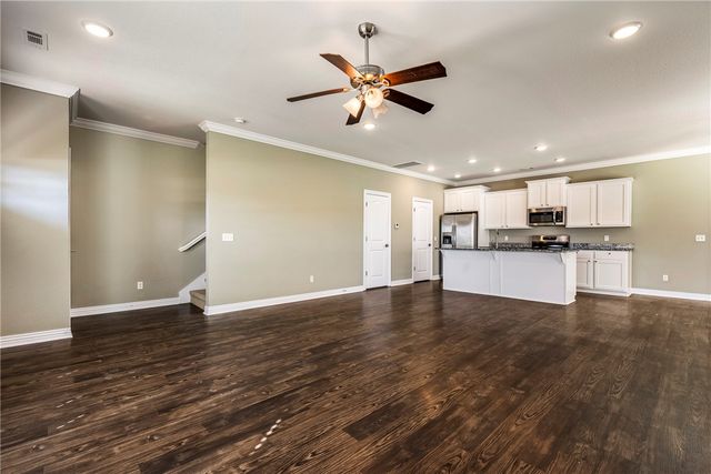 121 Carrington Avenue A, Lowell, AR 72745