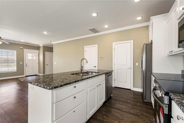 121 Carrington Avenue A, Lowell, AR 72745