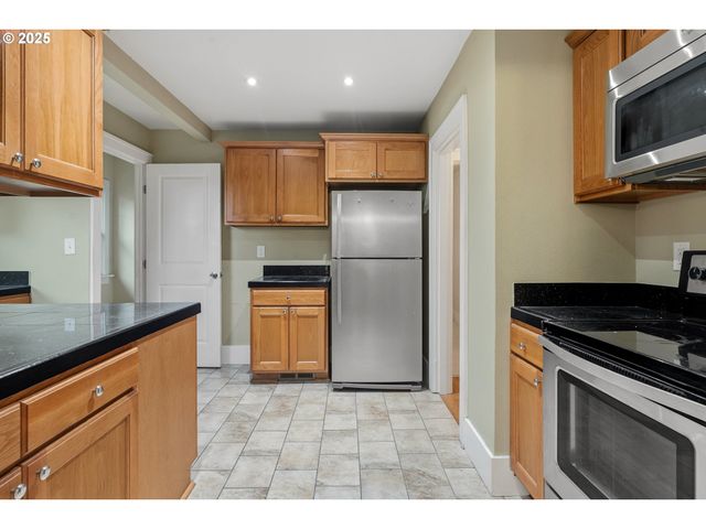 616 Se 60TH Ave, Portland, OR 97215