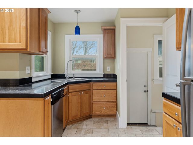 616 Se 60TH Ave, Portland, OR 97215