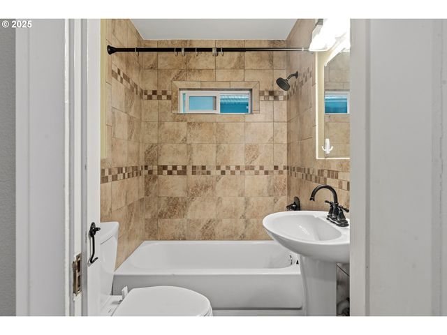 616 Se 60TH Ave, Portland, OR 97215