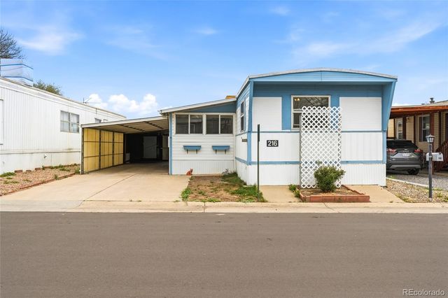 900 Mountain View Avenue, Longmont, CO 80501