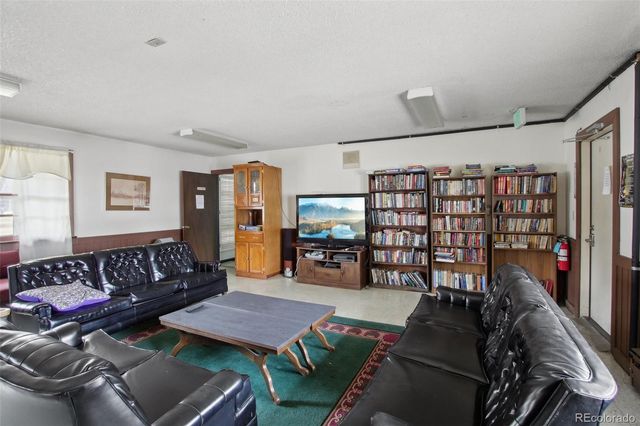 900 Mountain View Avenue, Longmont, CO 80501