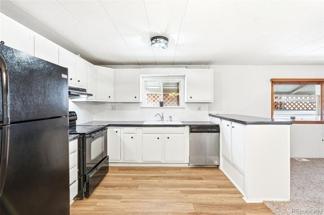 900 Mountain View Avenue, Longmont, CO 80501