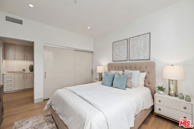 130 S Sepulveda Boulevard 415, Los Angeles, CA 90049