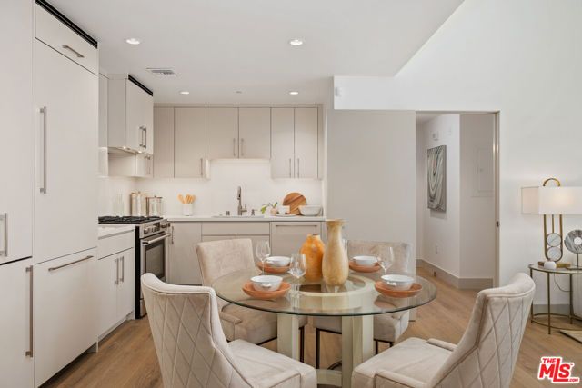130 S Sepulveda Boulevard 415, Los Angeles, CA 90049
