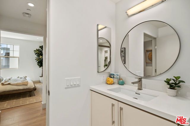 130 S Sepulveda Boulevard 415, Los Angeles, CA 90049