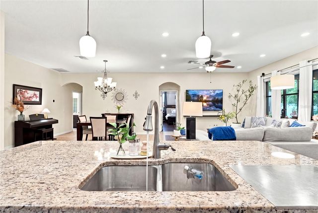 1008 OAKCREST DRIVE, Brandon, FL 33510
