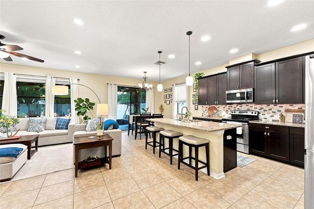 1008 OAKCREST DRIVE, Brandon, FL 33510