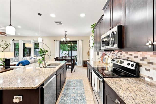 1008 OAKCREST DRIVE, Brandon, FL 33510